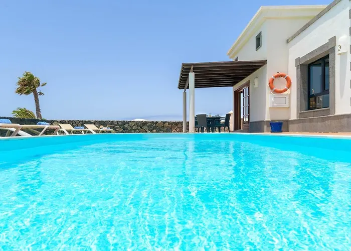 Esterlicia Villa Playa Blanca