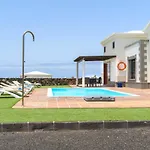 Esterlicia Villa