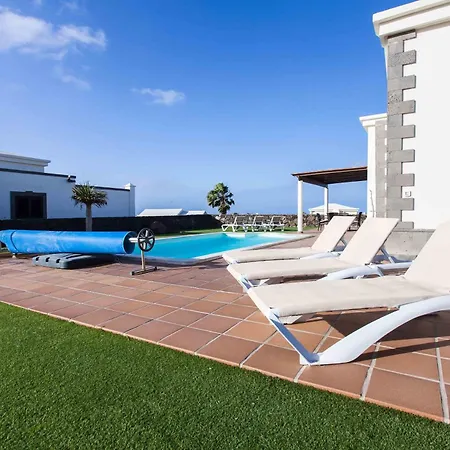 וילה Esterlicia *